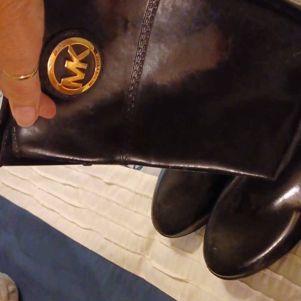 Boots - Picture 4 of 9